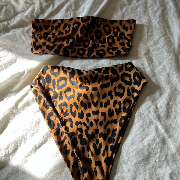 SOLD Leopard bikini - Picture 1 of 3